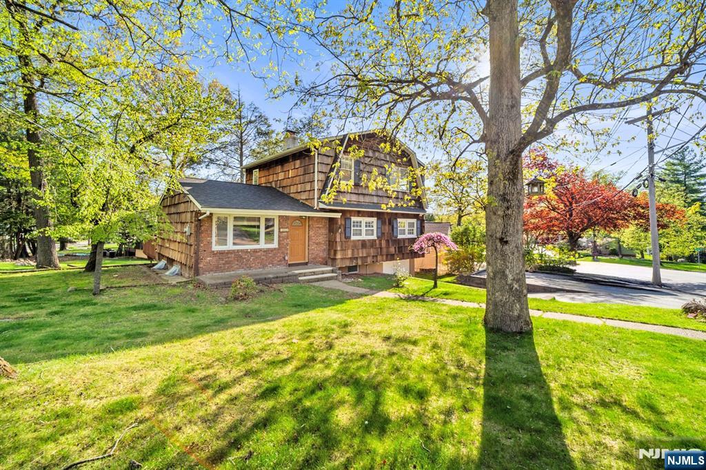 132 Hiawatha Boulevard