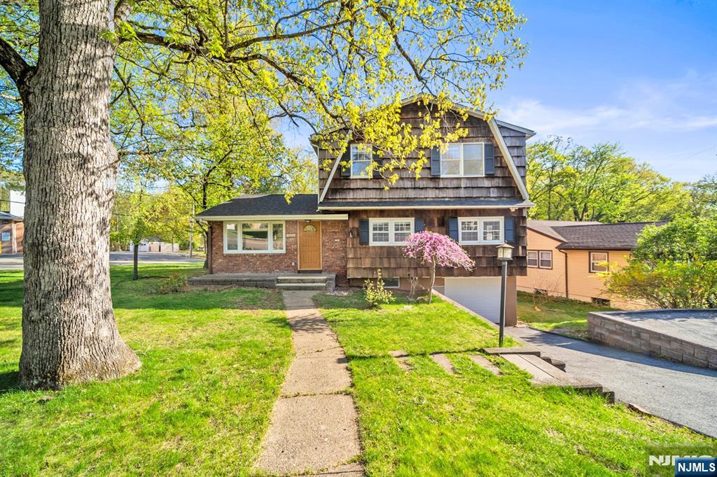 132 Hiawatha Boulevard