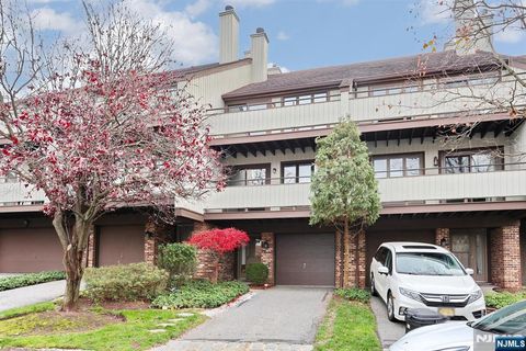 Photo of 33 Elizabeth Ter, Leonia, NJ 07605 (MLS # 25036835)