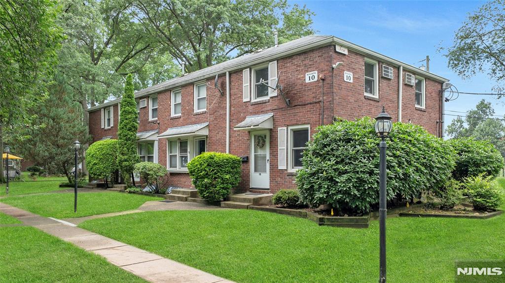 130 Glenbrook Parkway 10D