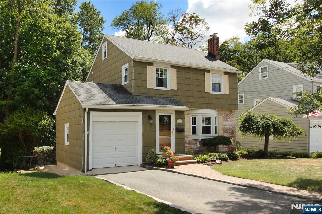 Photo of 371 Essex Avenue, Bloomfield, NJ 07003 (MLS # 26002754)