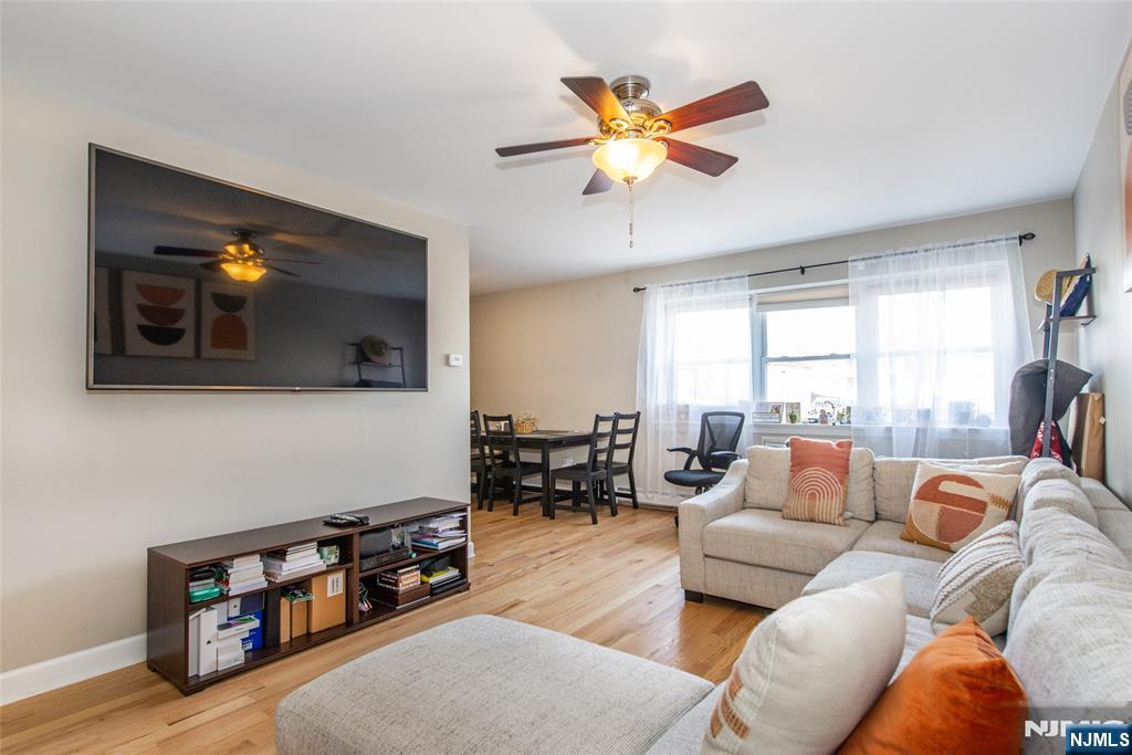 25 River Rd C21, Nutley, New Jersey - 2 Bedrooms  
1 Bathrooms  
5 Rooms - 