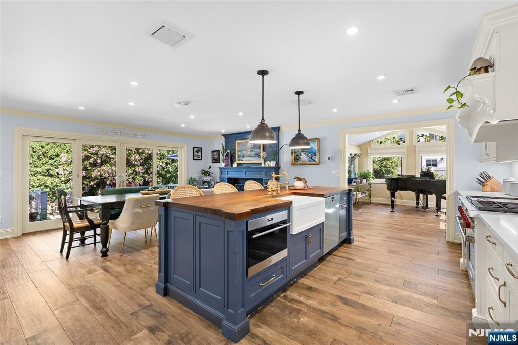 440 Colonial Boulevard