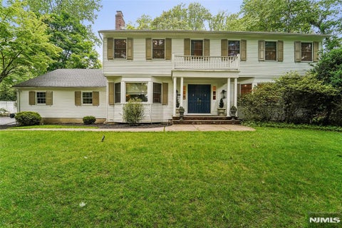 Photo of 105 Deerhorn Court, Upper Saddle River, NJ 07458 (MLS # 26019470)