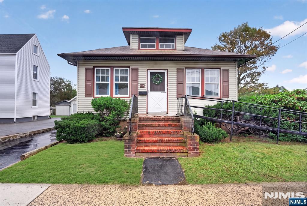 318 1st Street