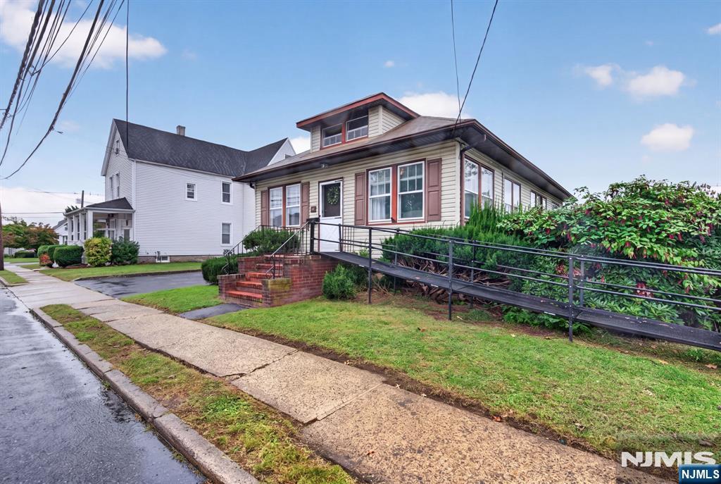 318 1st Street