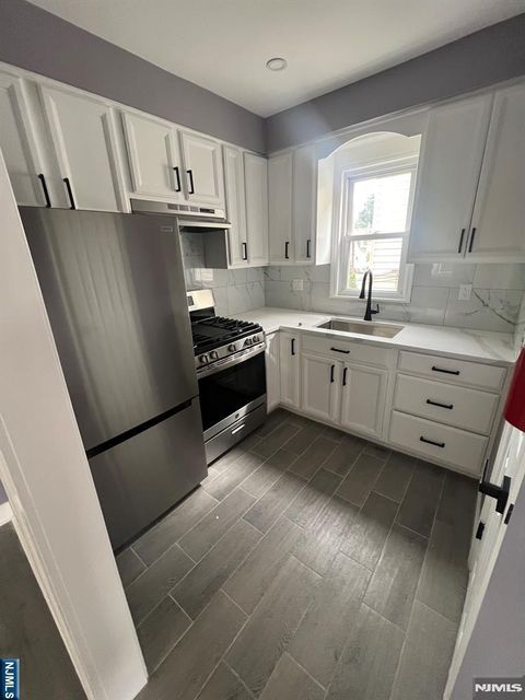 Photo of 34 Park #2, Wallington, NJ 07057 (MLS # 26026868)