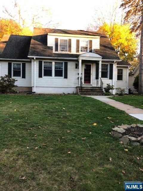 Rental Property at 35 Concord Ave, Glen Rock, New Jersey - Bedrooms: 3 
Bathrooms: 2 
Rooms: 7  - $3,800 MO.