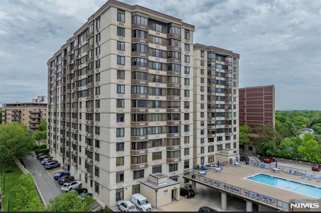 326 Prospect Avenue 11G