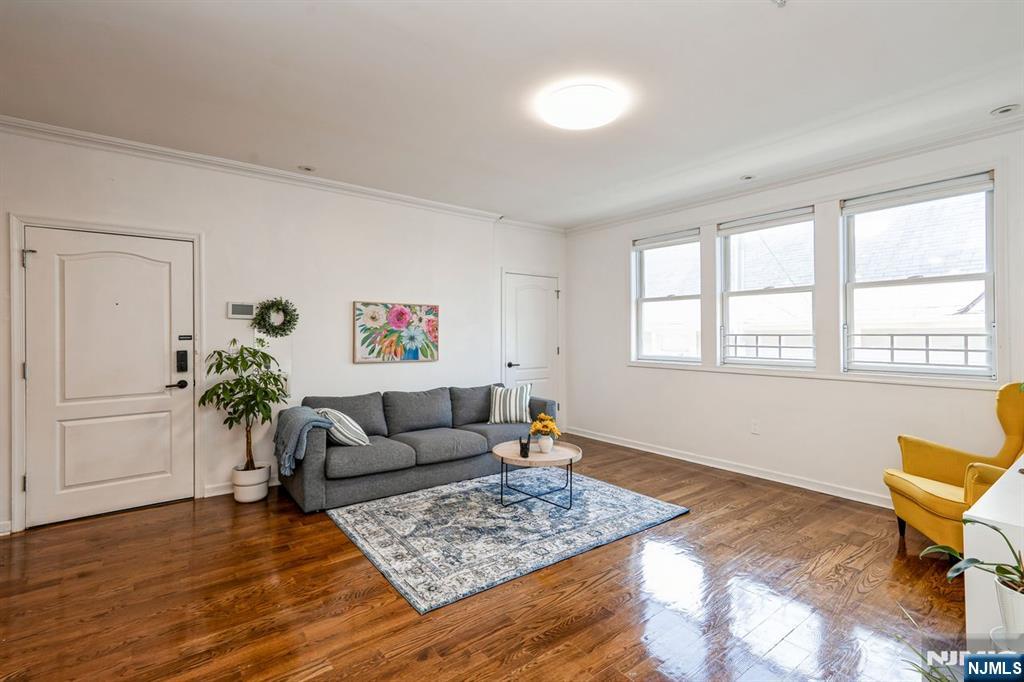 22 Sylvan Street 3B