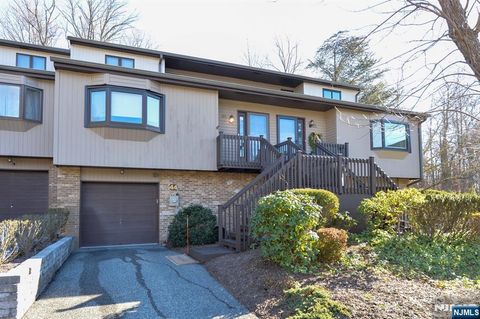 44 Peach Hill Court Ramsey NJ 07446