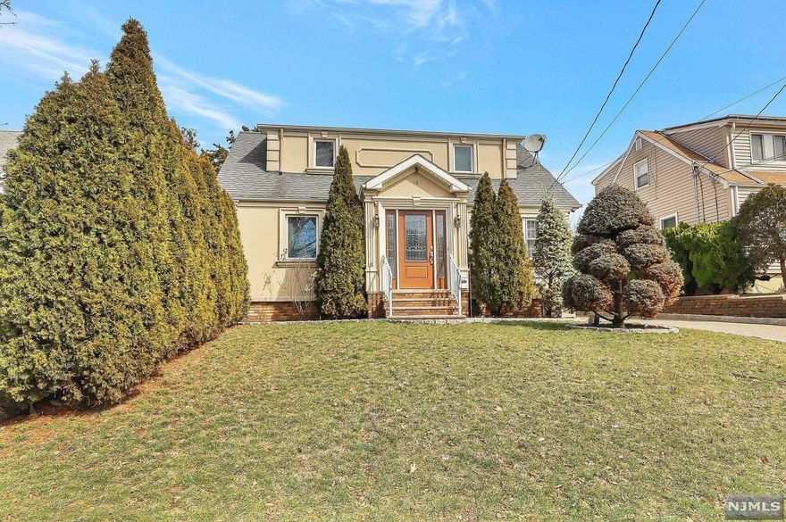 COME SEE THIS IMMACULATE SINGLE FAMILY HOME IN THE DESIRED ATHENA SECTION OF CLIFTON. THE FIRST FLOOR OF THIS METICULOUSLY WELL KEPT HOME FEATURES A FORMAL DINING ROOM, SPACIOUS LIVING ROOM, BEDROOM, FULL BATHROOM, BEAUTIFUL KITCHEN AND A PERFECT SUN-ROOM/DEN. THE SECOND FLOOR FEATURES 2 LARGE BEDROOMS AND A FULL EUROPEAN STYLE BATHROOM. THE BASEMENT FEATURES A LARGE FAMILY ROOM/PLAY ROOM WITH AN ADDITIONAL OFFICE, LAUNDRY AND ACCESS TO THE BACKYARD. BEAUTIFUL HARDWOOD FLOORS THROUGHOUT! EVERYTHING IN THE HOME IS EITHER NEW OR NEWER. EXTERIOR CUSTOM STUCCO AND BEAUTIFUL LANDSCAPING MAKE THIS HOME CATCH YOUR EYE! GARAGE AND COVERED PATIO! WALKING DISTANCE TO PARKS AND TRANSPORTATION. PACK UP AND MOVE RIGHT IN TO THIS PERFECT HOME. DON'T MISS YOUR CHANCE, IT WON'T LAST!