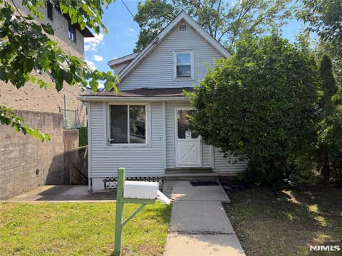 Photo of 236 Palisades Blvd, Palisades Park, NJ 07650 (MLS # 26022174)