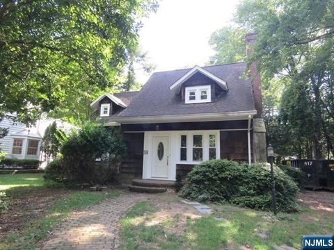 Photo of 289 Hardenburgh Ave, Demarest, NJ 07627 (MLS # 26015494)