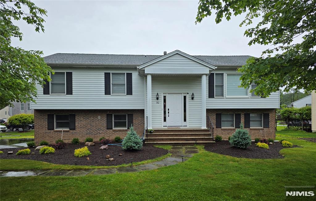 Rental Property at 90 Chaffee Cir, Norwood, New Jersey - Bedrooms: 4 
Bathrooms: 3 
Rooms: 8  - $5,100 MO.