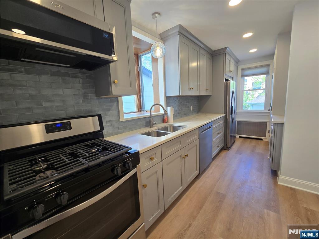 Rental Property at 772 Kingsland Ave, Ridgefield, New Jersey - Bedrooms: 1 
Bathrooms: 1 
Rooms: 5  - $2,400 MO.