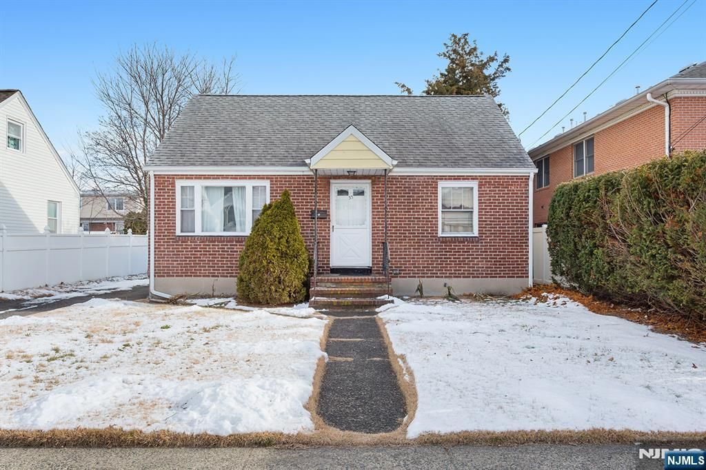 Photo of 33 Beech Street, Elmwood Park, NJ 07407 (MLS # 26000789)