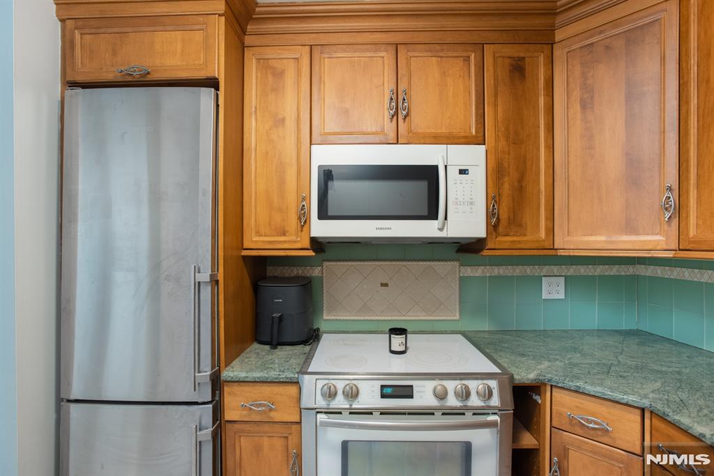 89 Maple Avenue