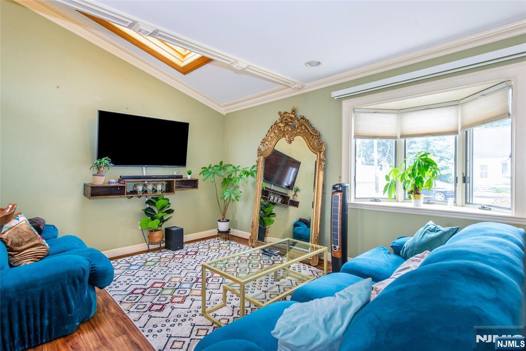 31 Smith Avenue