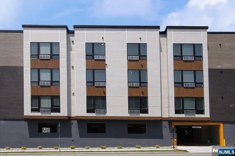 Photo of 401 E Central Blvd #4B, Palisades Park, NJ 07650 (MLS # 26033368)