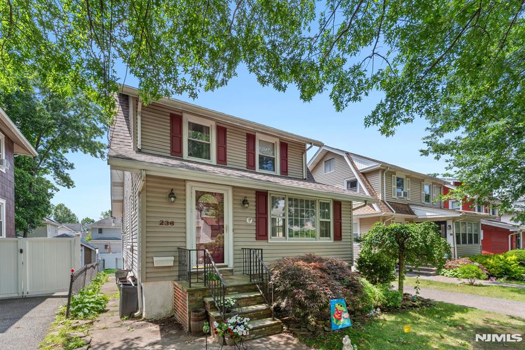 236 Walnut Avenue