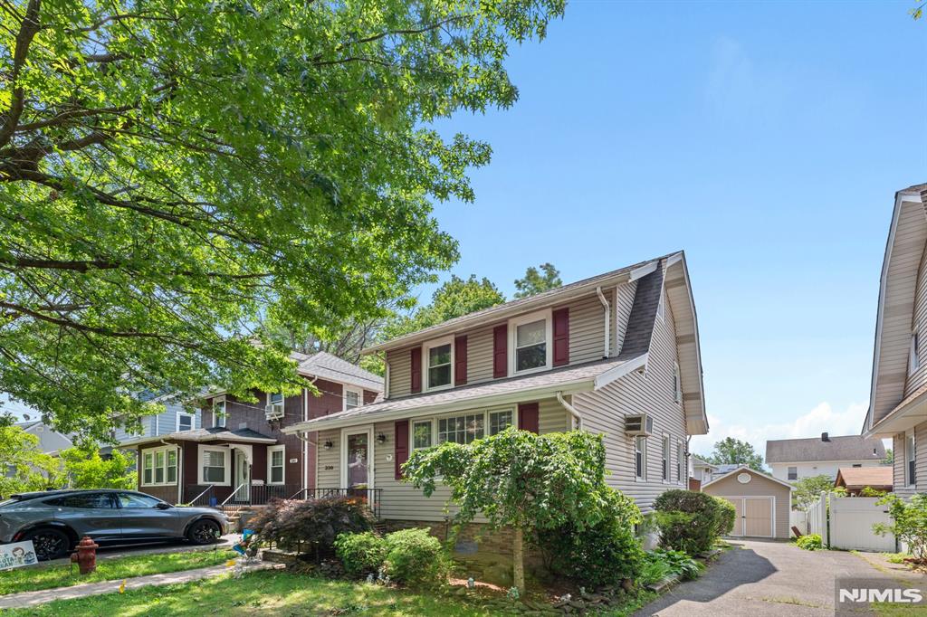 236 Walnut Avenue