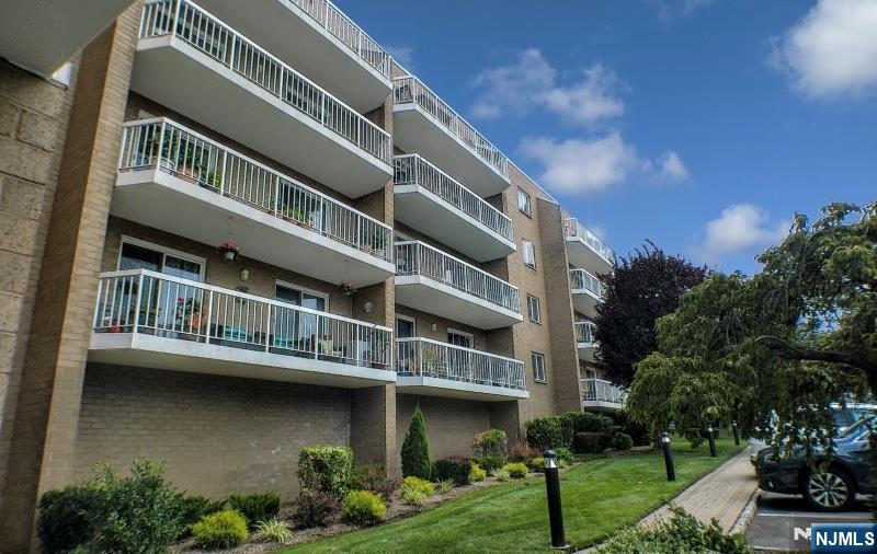 38 Moonachie Road 315