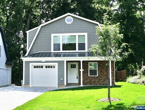 Photo of 158 Newcomb Rd, Tenafly, NJ 07670 (MLS # 25041859)