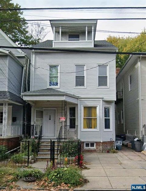 Photo of 686 25th Street, Paterson, NJ 07504 (MLS # 26017406)