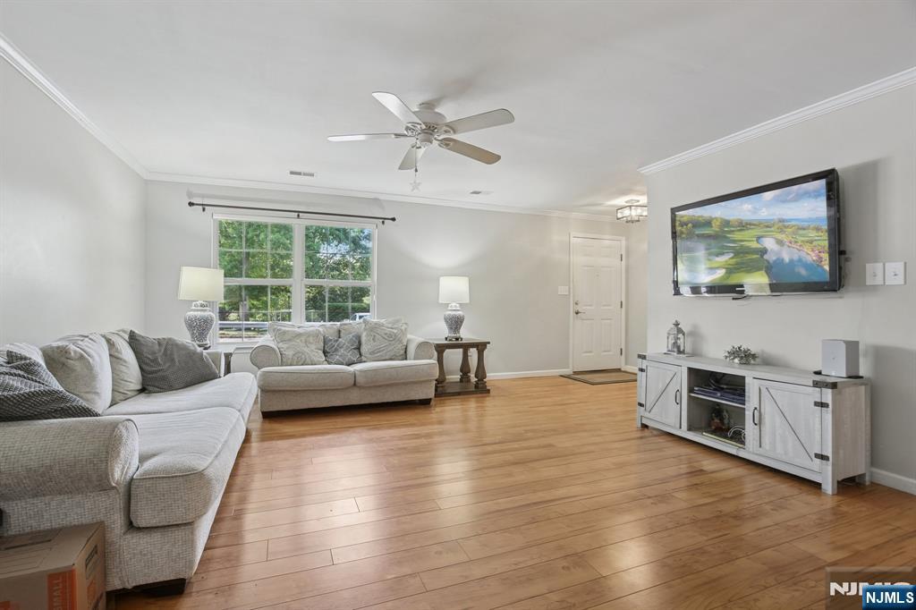 2130 Isabelle Court