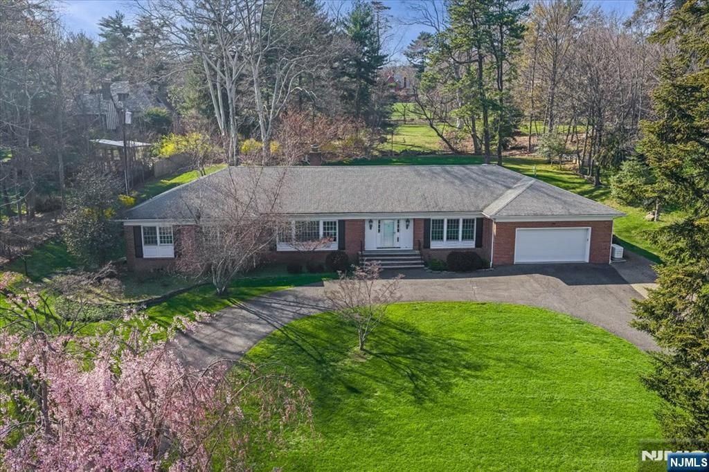 Photo of 5 Edgehill Road, West Orange, NJ 07052 (MLS # 26012703)