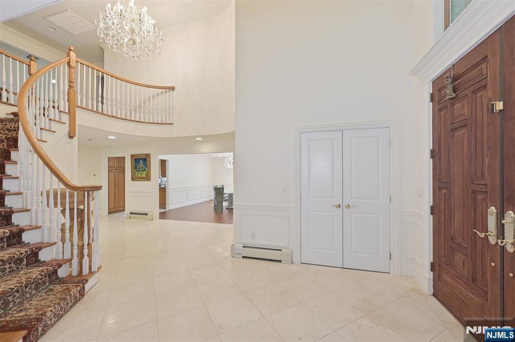 17 W Bayview Avenue