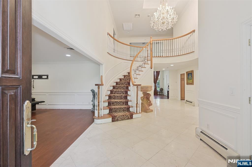 17 W Bayview Avenue