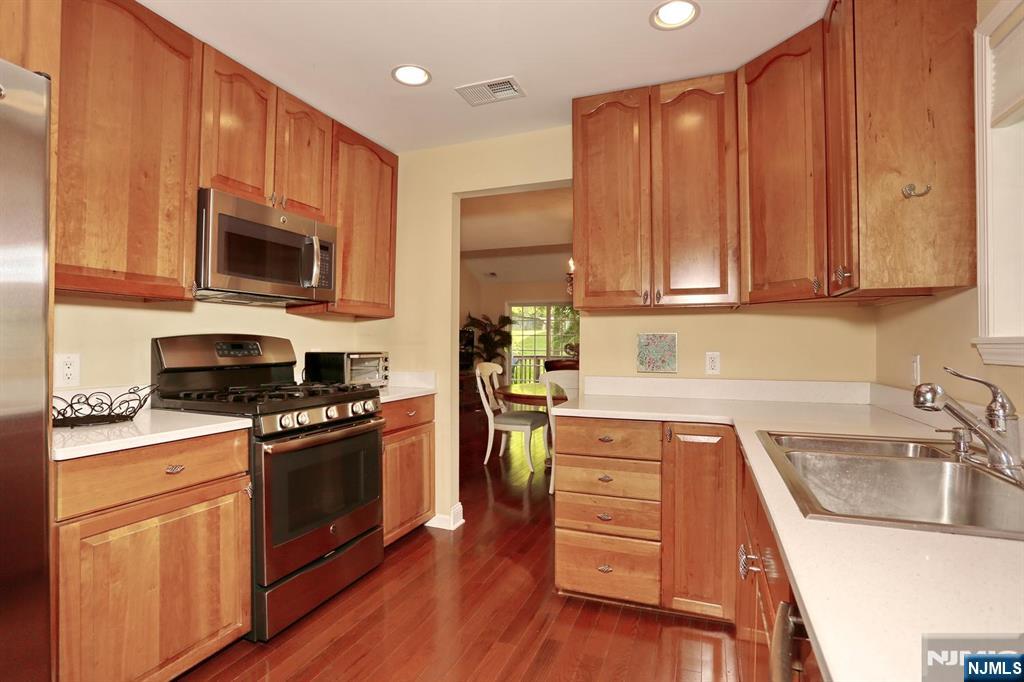 53 Pine Lake Terrace T053