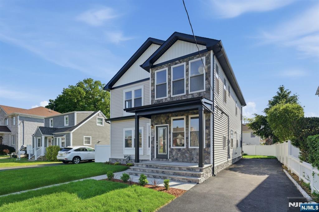588 Maple Avenue