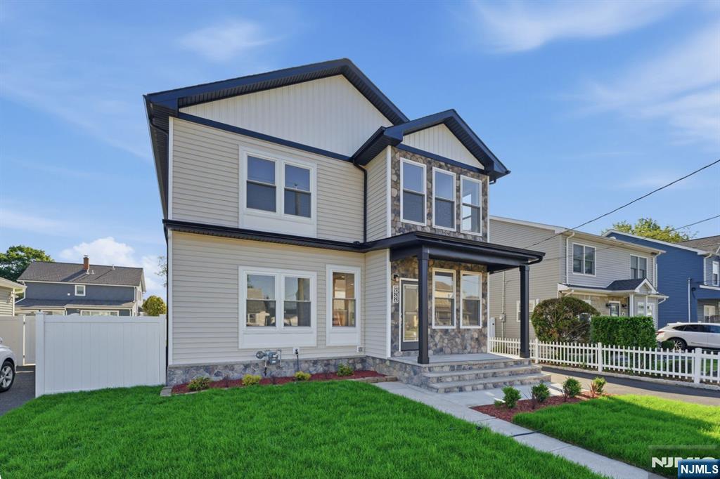 588 Maple Avenue
