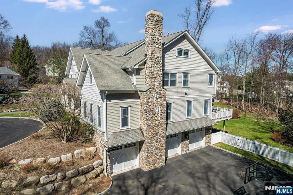 Photo of 506 Julie Court, Wyckoff, NJ 07481 (MLS # 26012018)