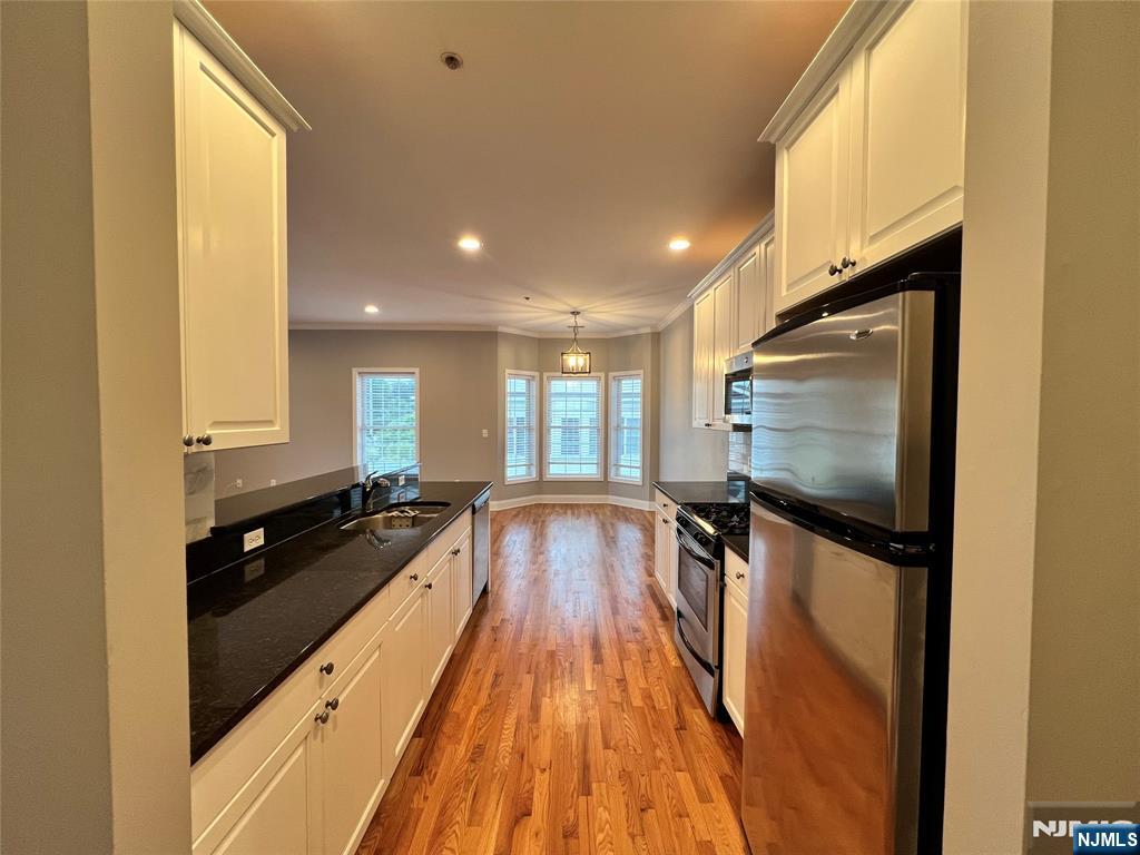 107 Hawthorne Avenue D