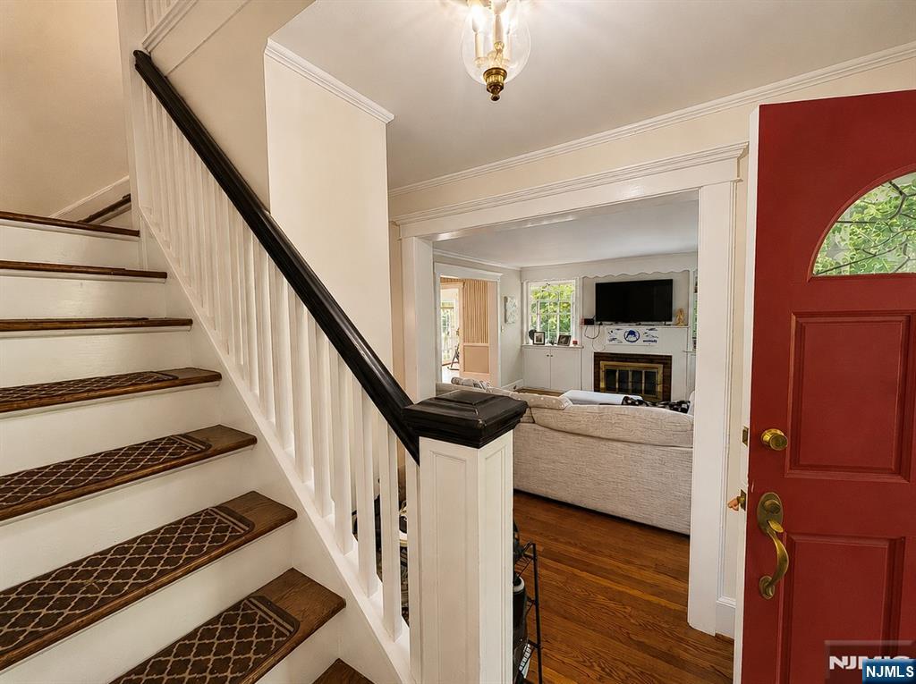 84 Valley View Avenue