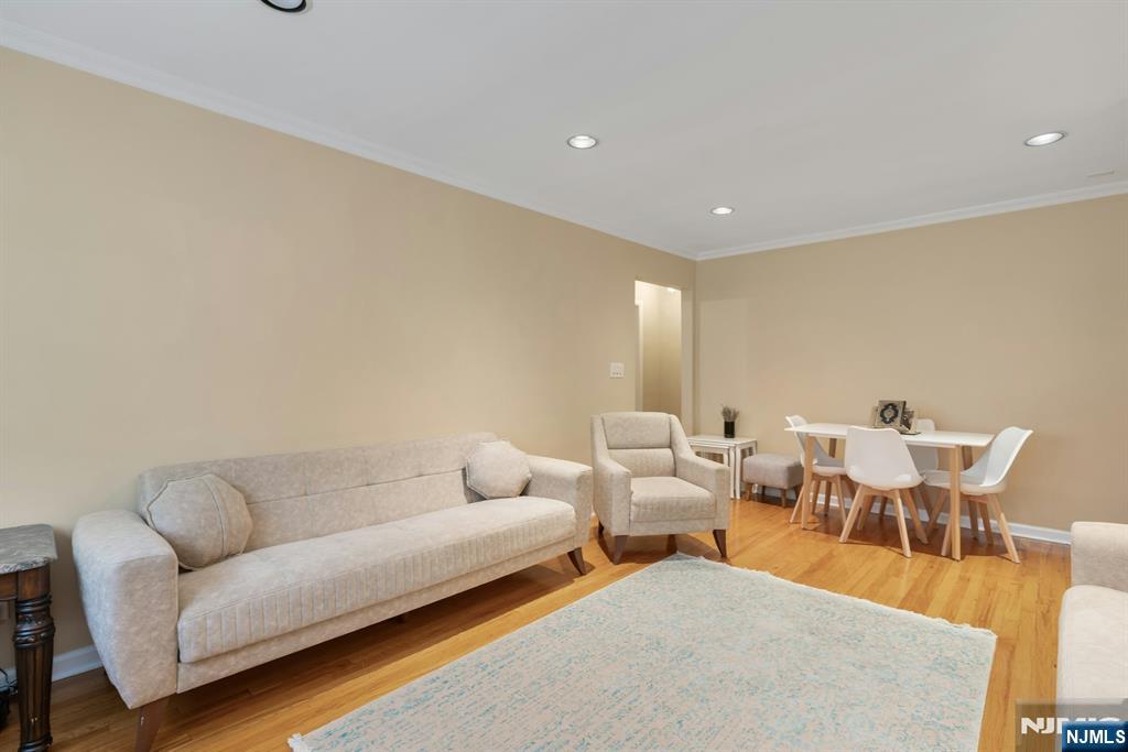201 Oakdene Place D1
