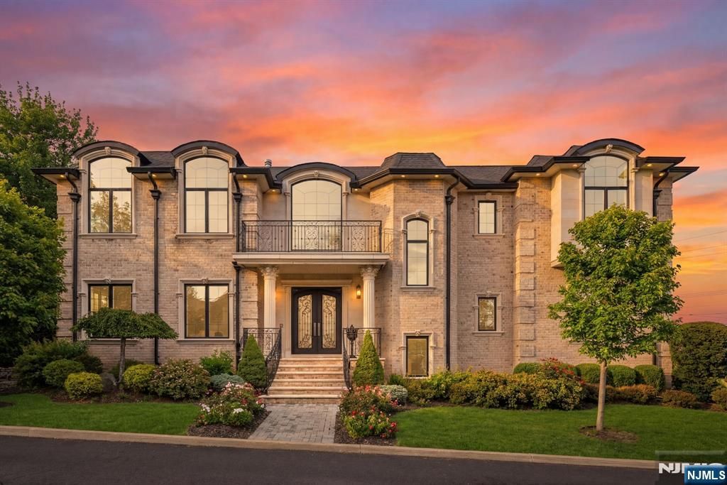 Photo of 111 Demarest Avenue, Englewood Cliffs, NJ 07632 (MLS # 26009519)