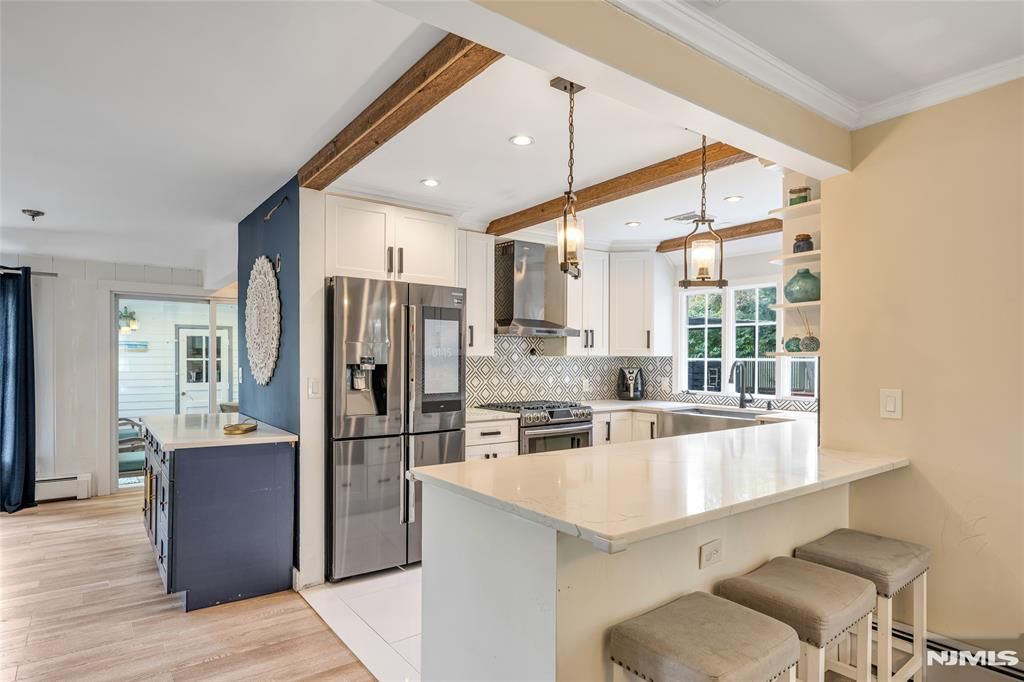 Photo of 17 Holly Drive, Upper Saddle River, NJ 07458 (MLS # 25035783)