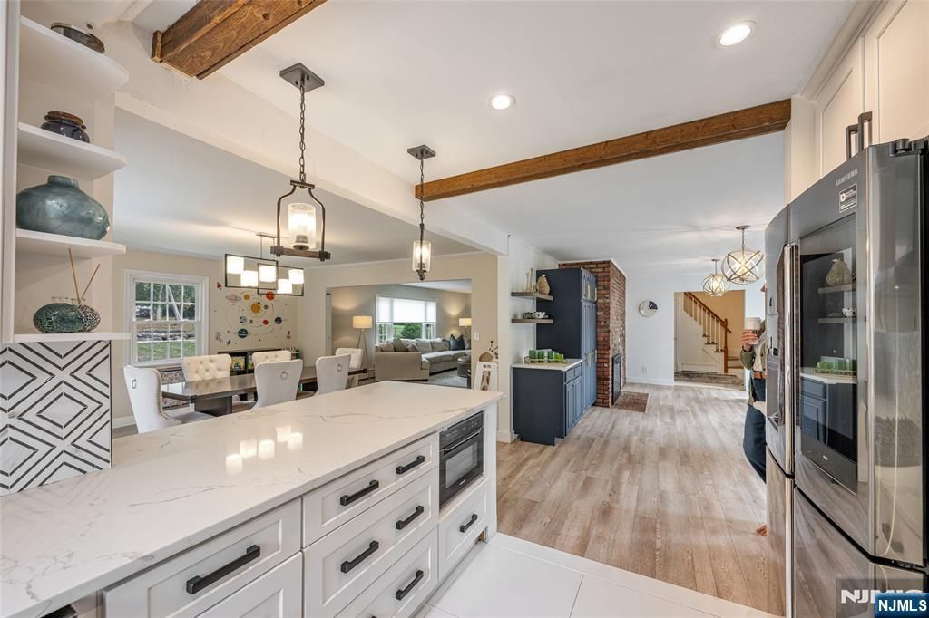 Photo of 17 Holly Drive, Upper Saddle River, NJ 07458 (MLS # 25035783)