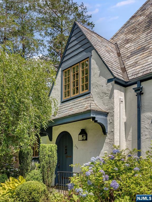 285 Linden Avenue