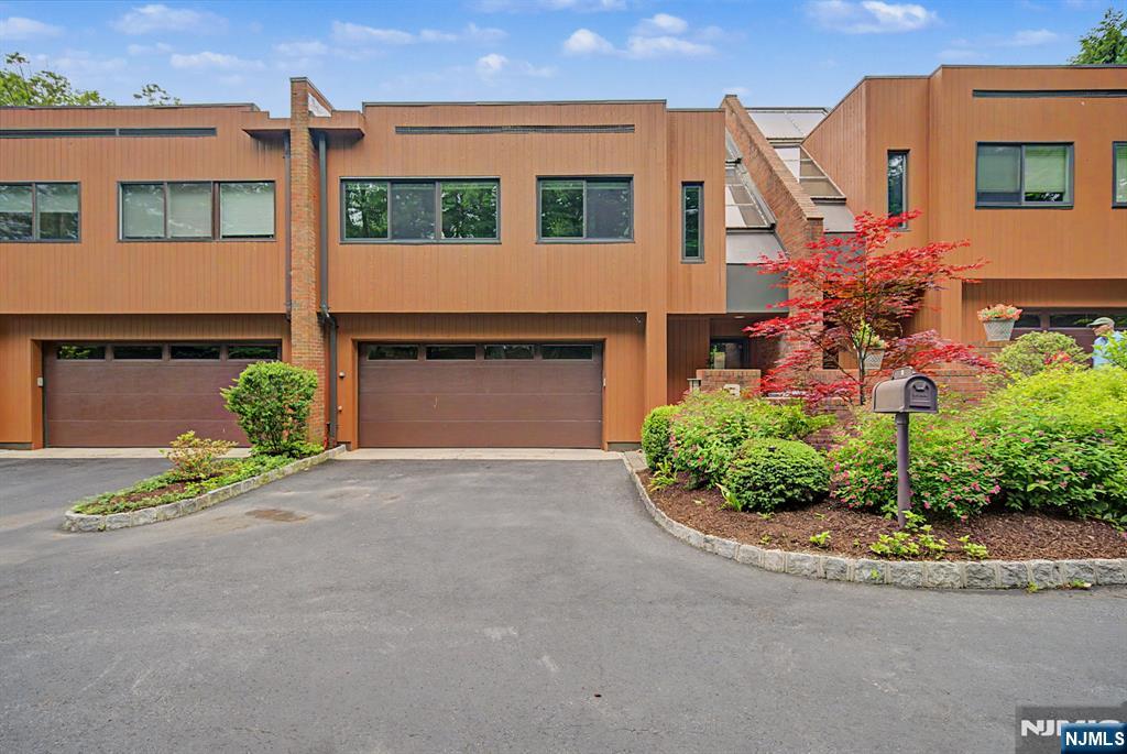 Homes for Sale in Northern NJ | ThisIsRiverEdge.com 3 Daniel Drive