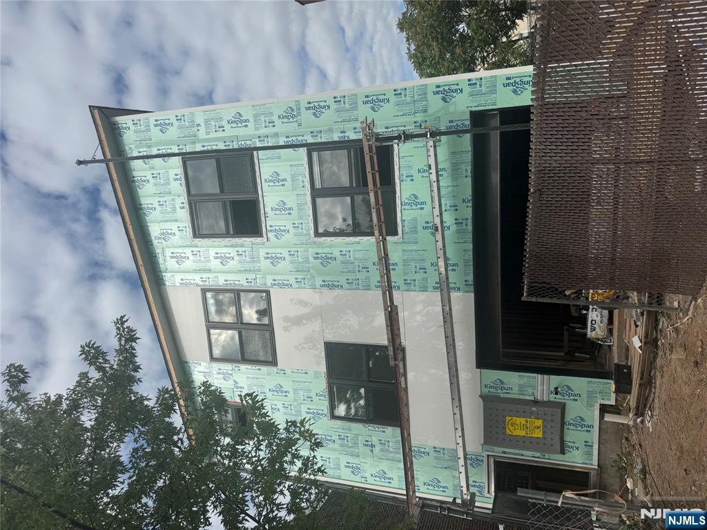 181 Munn Avenue