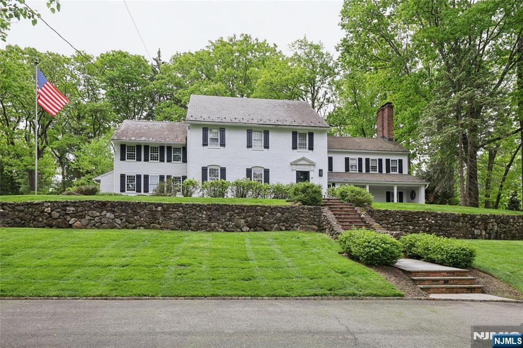 Photo of 29 Gordon Road, Essex Fells, NJ 07021 (MLS # 26017843)