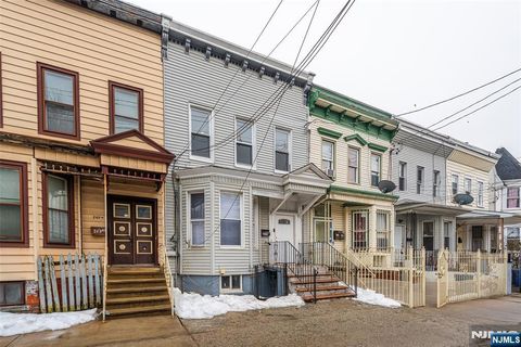 Photo of 249 Summer Avenue, Newark, NJ 07104 (MLS # 26006376)