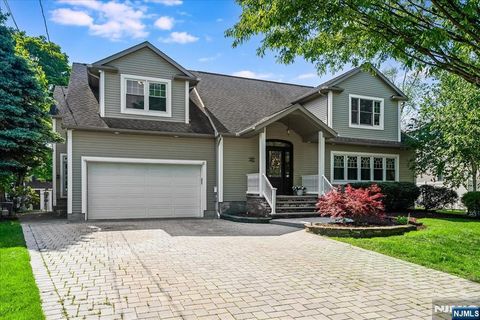 Photo of 254 Hoppers Lane, Paramus, NJ 07652 (MLS # 26018362)