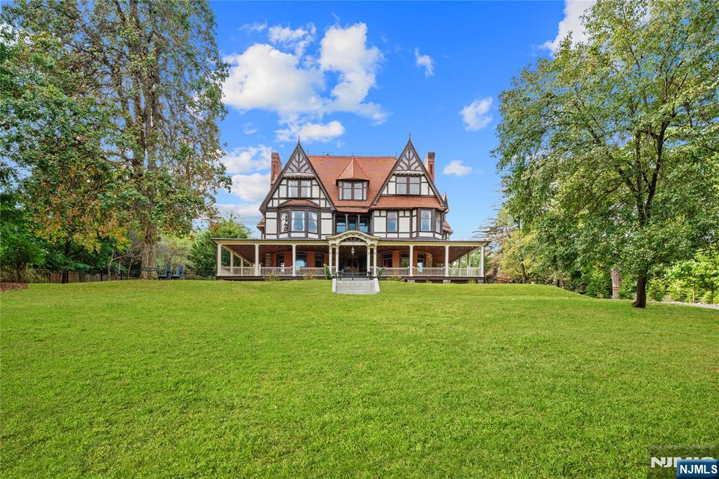 30 Mountain Avenue